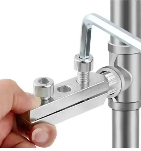 Extracteur réglable de boulons cassés pour robinet d’angle